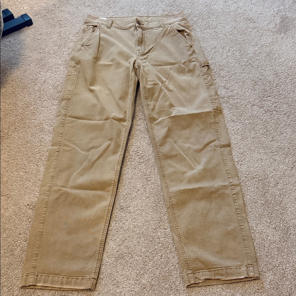 American Eagle Women’s Khaki pants